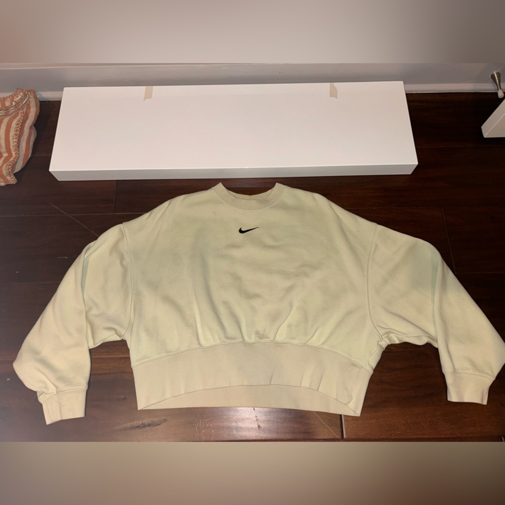 Nike pastel green cropped crewneck